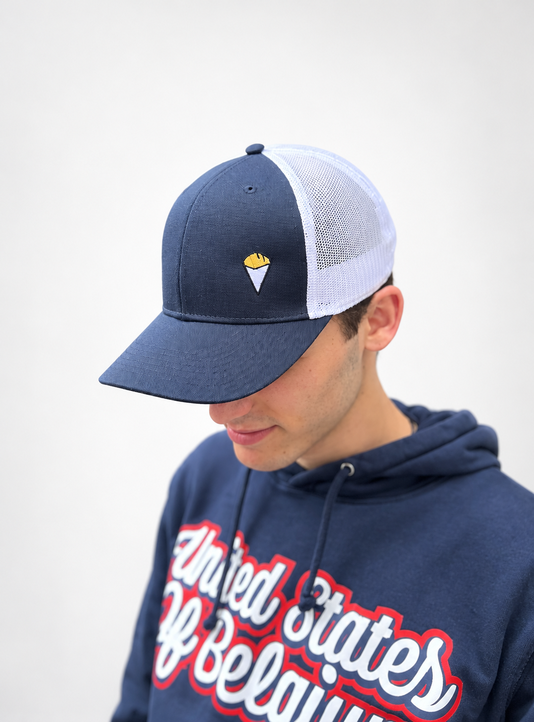 Casquette Trucker “Cornet de frites” Bleu Marine et Blanche
